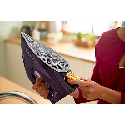 Iron PHILIPS DST7051/30