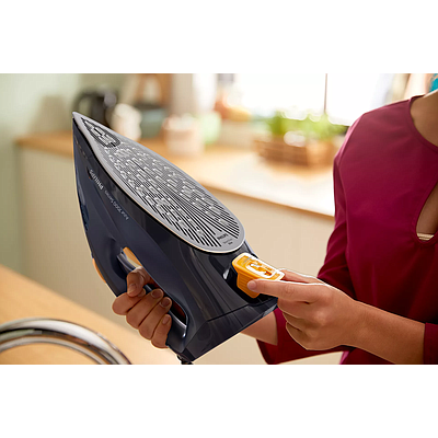 Iron PHILIPS DST7060/20